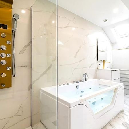 Oasis Chic - Spa Prive & Cinema แร็งส์ ภายนอก รูปภาพ