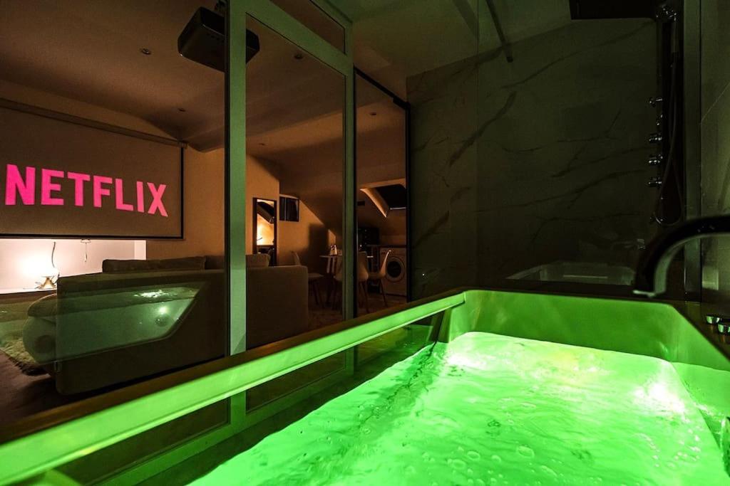 Oasis Chic - Spa Prive & Cinema แร็งส์ ภายนอก รูปภาพ