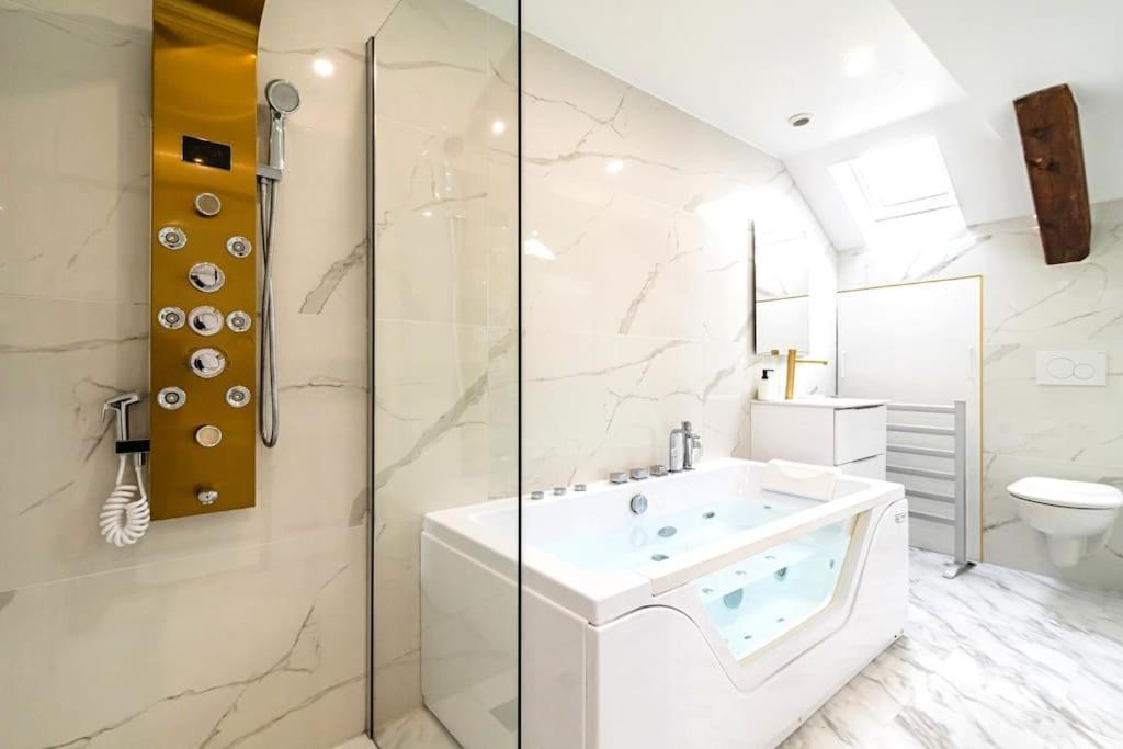 Oasis Chic - Spa Prive & Cinema แร็งส์ ภายนอก รูปภาพ